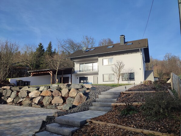 Exterior - Vacation home Franzi with barbecue, garden and terrace (Grebenhain)