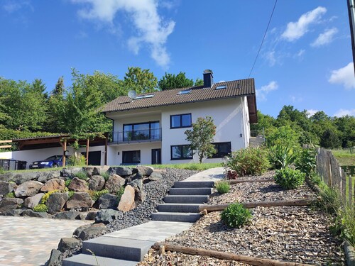 Vacation home Franzi with barbecue, garden and terrace, quiet location on the outskirts up to 6 pers