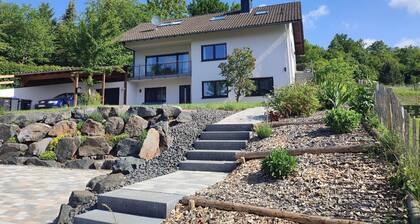 Vacation home Franzi with barbecue, garden and terrace, quiet location on the outskirts up to 6 pers