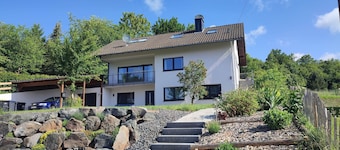 Vacation home Franzi with barbecue, garden and terrace, quiet location on the outskirts up to 6 pers