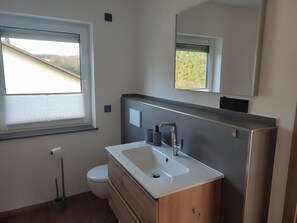 Bathroom - Vacation home Franzi with barbecue, garden and terrace (Grebenhain)