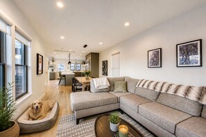 Living area - Elevation 25 Your Pet Friendly Basecamp for Adventure (Park City)