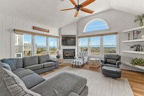 Smart TV y futbolito 