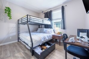 3 Schlafzimmer, Bügeleisen/Bügelbrett, WLAN, Bettwäsche