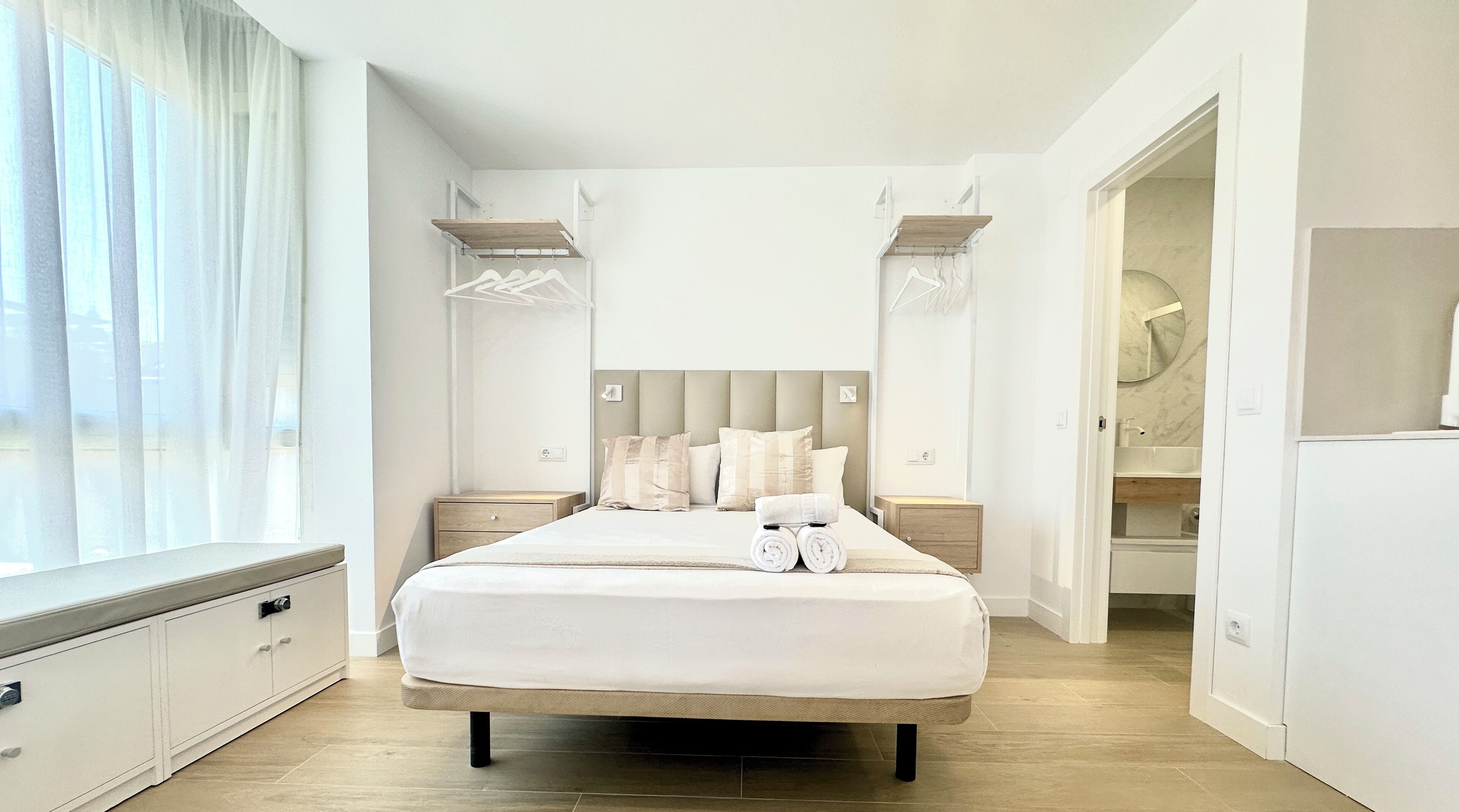 Desk, laptop workspace, free WiFi