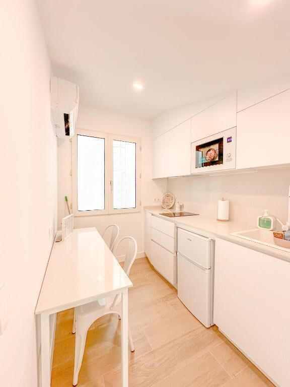 迷你冰箱、微波炉、炉灶、厨具/餐具