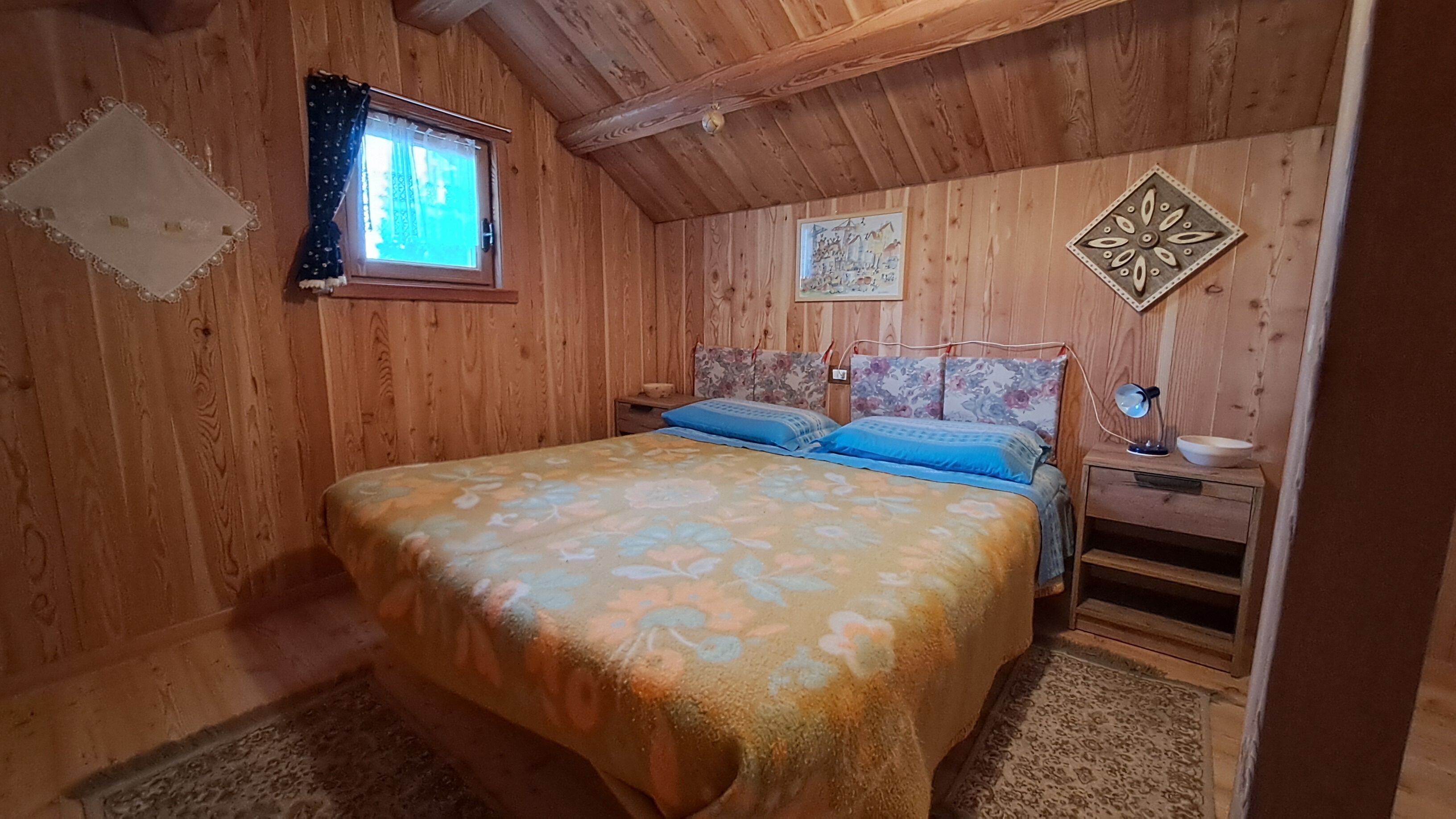 Iron/ironing board, internet, bed sheets