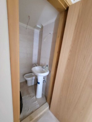 Toallas, jabón, papel de baño