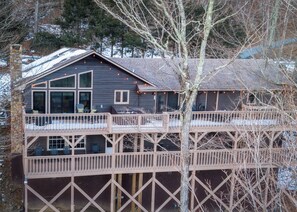 Exterior - Spacious 5-bdrm house in tranquil 7 Devils. Hottub & AC. < 1 mile to Hawksnest (Seven Devils)
