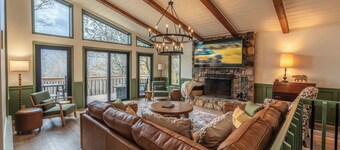 Spacious 5-bdrm house in tranquil 7 Devils. Hottub & AC. < 1 mile to Hawksnest