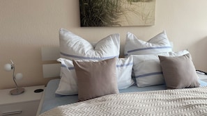 1 chambre, coffres-forts dans les chambres, fer et planche à repasser