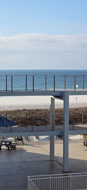 Property grounds - Sugar Beach 330 family friendly vacatio
3-bedroom condo in terrific Orange Beach (Orange Beach)