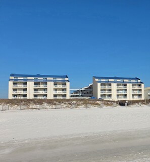 Exterior - Sugar Beach 330 family friendly vacatio
3-bedroom condo in terrific Orange Beach (Orange Beach)