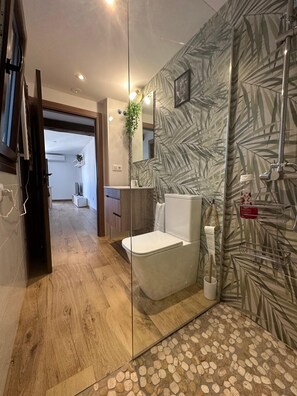 Bathroom - Apartamentos Rurales La Estrella, enjoy nature and tranquility. (Casar de Palomero)