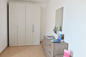 Basic Apartment - IzzHome Oasis (Pula)