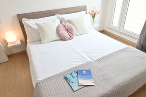 Basic-íbúð | Myrkratjöld/-gardínur, straujárn/strauborð, ókeypis þráðlaus nettenging