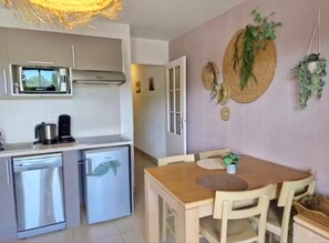 Private kitchen - 2-person apartment in the heart of the Golf de Fréhel, 700m from the Sables d'Or beach (Fréhel)
