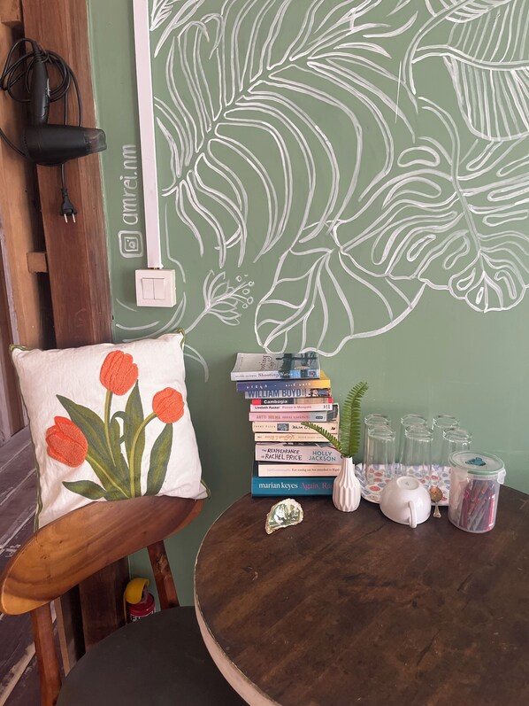 Living area - Dahlia Guesthouse (Koh Rong Sanloem)