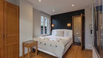 Fer et planche Ă repasser, Wi-Fi, draps fournis