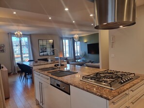 Réfrigérateur, micro-ondes, four, lave-vaisselle