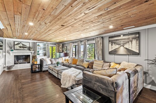 Renovated 1900's Historic Home with Modern Amenities - perfect for getaways