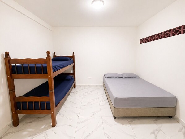 4 bedrooms, free WiFi - Casa com piscina e churrasqueira a 100m da praia perfeita para famílias (Praia Grande)