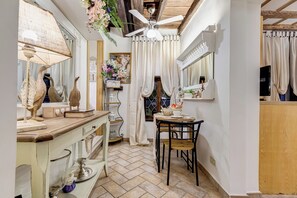 Interior - PIAZZA NAVONA ADORABLE APARTMENT (Roma)