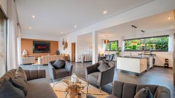 Luxury Villa, Air conditioning, Pool View | Living area