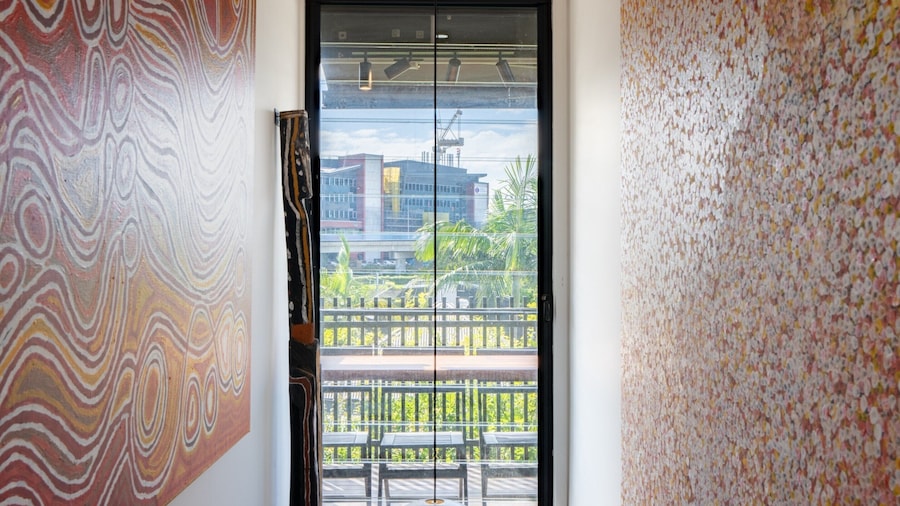 Sophisticated 2-bed Home With Alfresco Dining