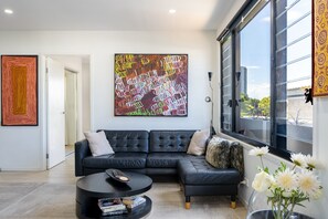 Apartment | Living room - Sophisticated 2-bed Home With Alfresco Dining (Brisbane)