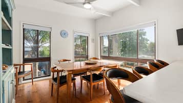 Apartment | Dining
