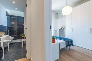 Dusche, Haartrockner, Bidet, Handtücher