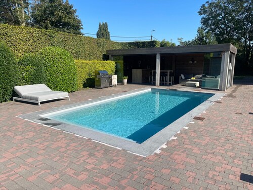 Holiday Home With Pool and Large Garden
