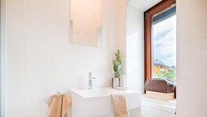 Apartment | Bathroom - Modern City Apartment in Graz (Graz)