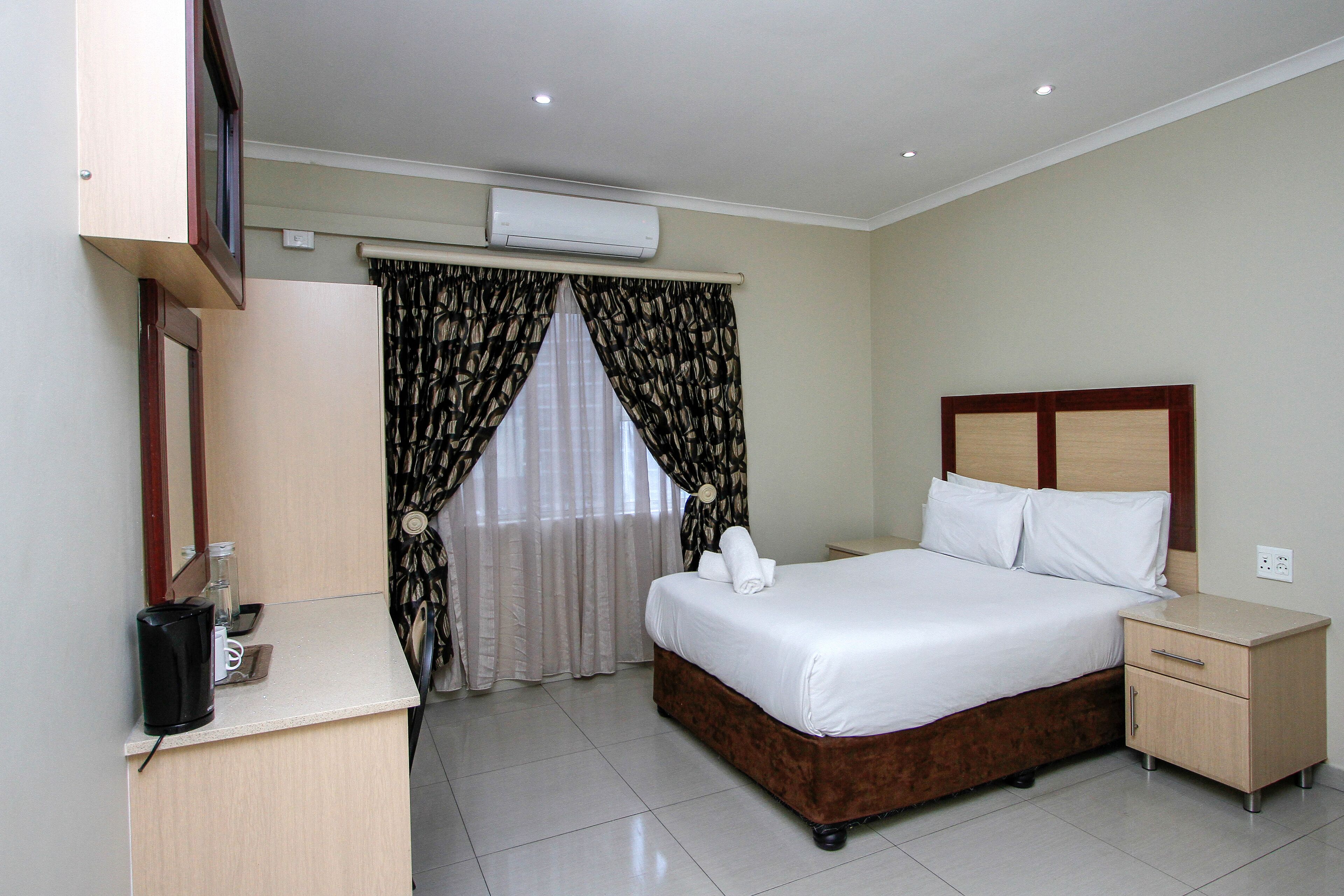 Deluxe dubbelrum | Skrivbord och arbetsyta för laptop