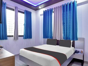 Room - Collection O Eon Inn Near Pune Airport (Pune)