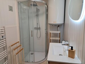 Bathroom - Granite Stone House - Guimaec (Guimaec)
