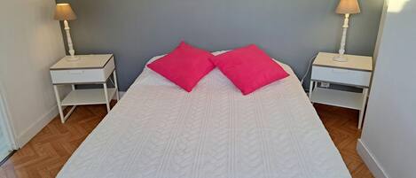 House | 2 bedrooms, individually furnished