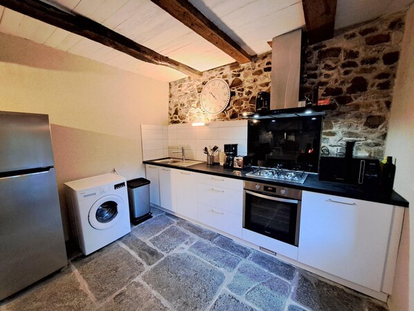 House | Private kitchen - Granite Stone House - Guimaec (Guimaec)