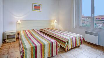 3 bedrooms, iron/ironing board