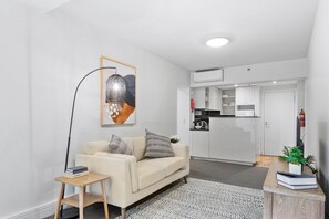 Apartment | Living area - Chic 1-bed Apartment Steps From Shopping Street (Melbourne)
