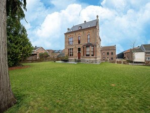 Garden - Picturesque Mansion With Garden in Tongeren (Tongeren)