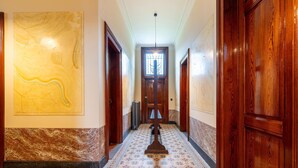 House | Interior - Picturesque Mansion With Garden in Tongeren (Tongeren)