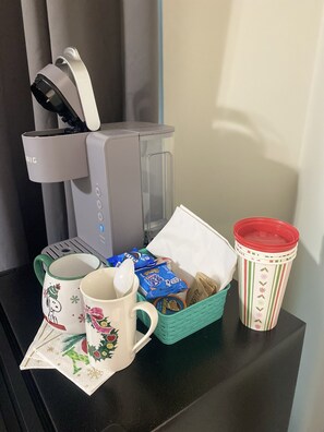 Kaffe og/eller kaffemaskine