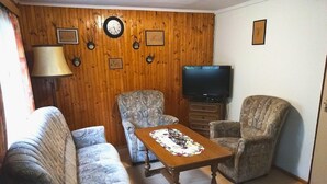 House | Living room - Holiday Home in Leanyfalu With Terrace (Leanyfalu)