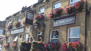 House | Exterior - Deluxe Double Room (Huddersfield)