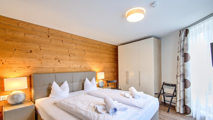 Ski-in/ski-out Brunner Apartment Top 2