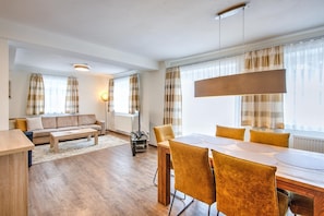 Apartment | Dining - Ski-in/ski-out Brunner Apartment Top 2 (Wildschönau)