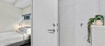 Fitzroy North 1-bed With Balcony by Edinburgh Park