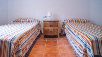 Apartment | 3 bedrooms, bed sheets